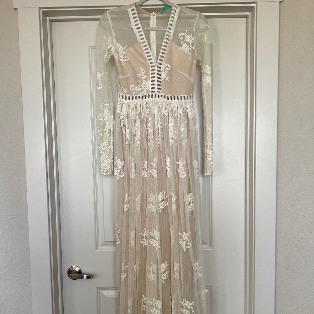 White lace maxi dress